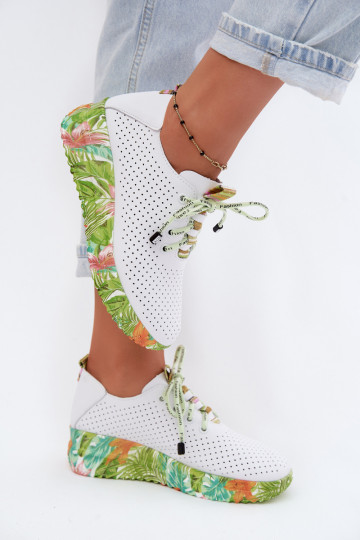 Pelle scarpe con una piattaforma Artiker 58C0600 Bianco-colore verde