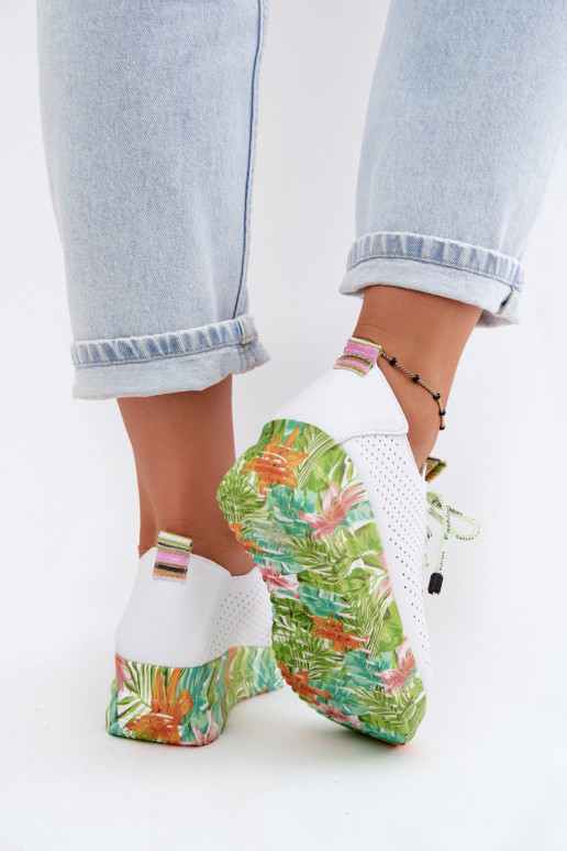 Pelle scarpe con una piattaforma Artiker 58C0600 Bianco-colore verde