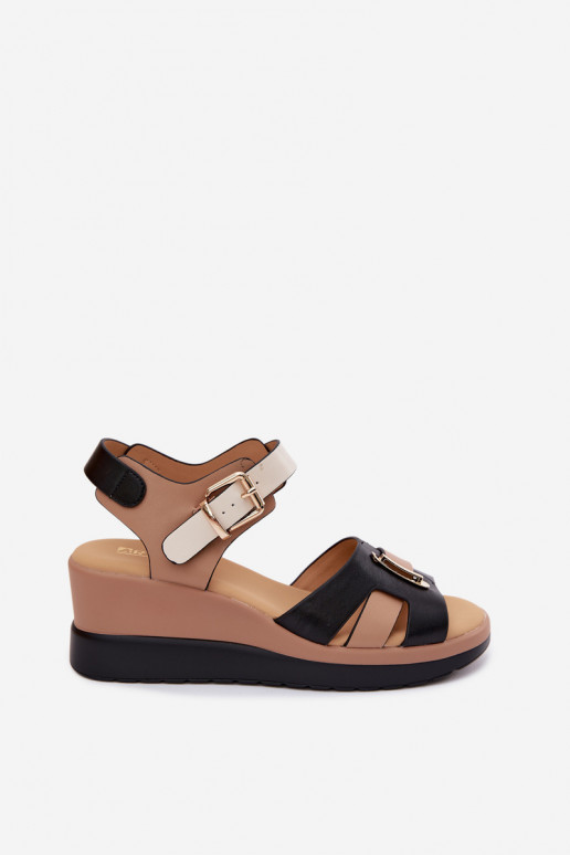 Sandali da donna Femminile con una piattaforma con strisce Artiker 58C0316 beige-colore nero