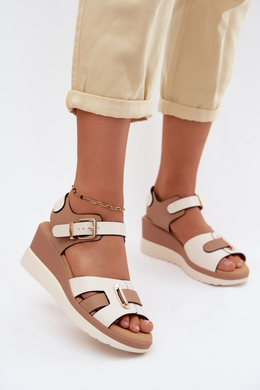 Sandali da donna Femminile con una piattaforma con strisce Artiker 58C0314 beige