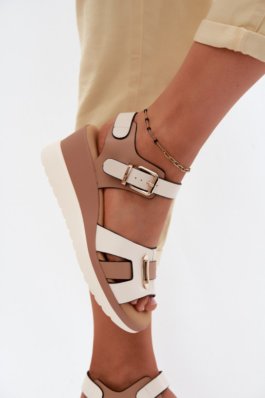 Sandali da donna Femminile con una piattaforma con strisce Artiker 58C0314 beige