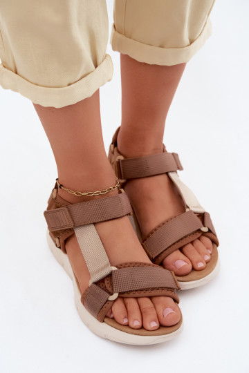 Stile sportivo Sandali da donna Artiker 58C1231 colore marrone