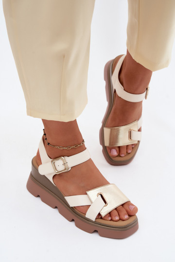 Sandali da donna Femminile con una piattaforma Artiker 58C0312 beige-colore dorato
