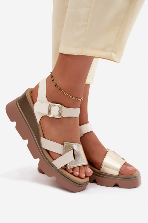 Sandali da donna Femminile con una piattaforma Artiker 58C0312 beige-colore dorato