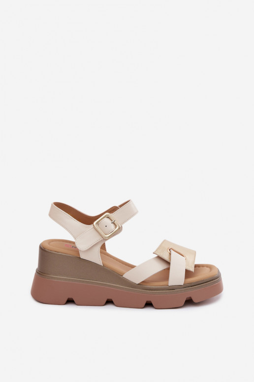 Sandali da donna Femminile con una piattaforma Artiker 58C0312 beige-colore dorato