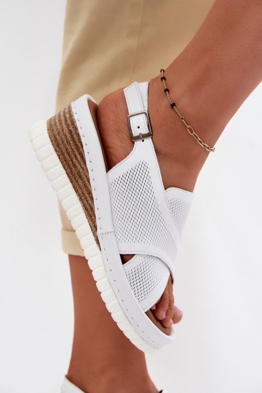 Sandali da donna con una piattaforma pelle naturale Artiker 58C3145 Colore bianco