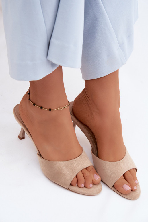 Ciabatte in suede sintetico color sabbia con tacco sottile Melissea