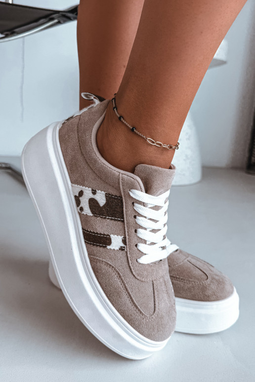 Sneakers con piattaforma in ecopelle scamosciata sabbia Averin