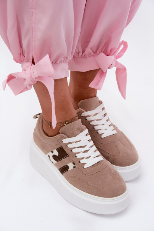 Sneakers con piattaforma in ecopelle scamosciata sabbia Averin