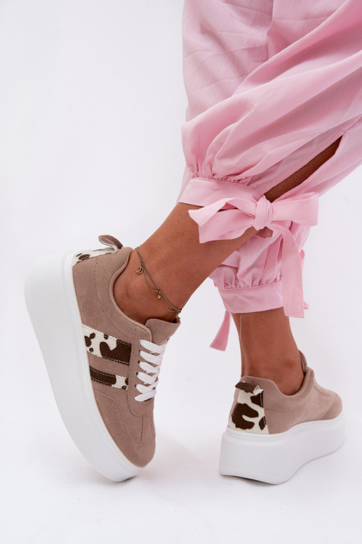 Sneakers con piattaforma in ecopelle scamosciata sabbia Averin
