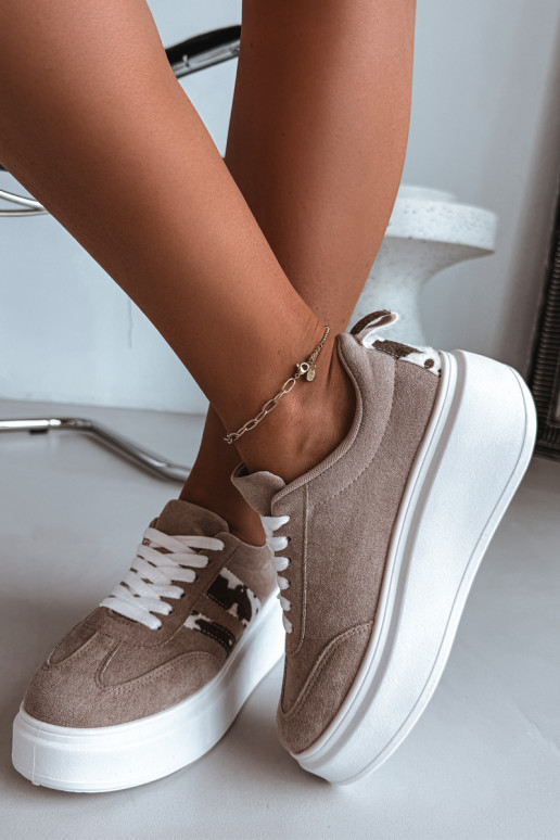 Sneakers con piattaforma in ecopelle scamosciata sabbia Averin