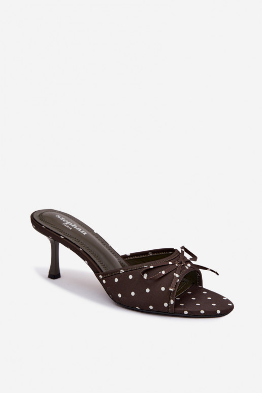 Pantofole da donna con fiocchi e pois su tacco sottile di colore verde di Shinea