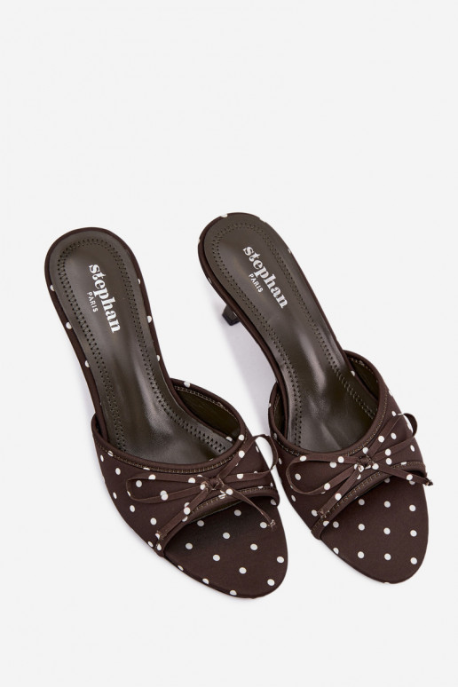 Pantofole da donna con fiocchi e pois su tacco sottile di colore verde di Shinea
