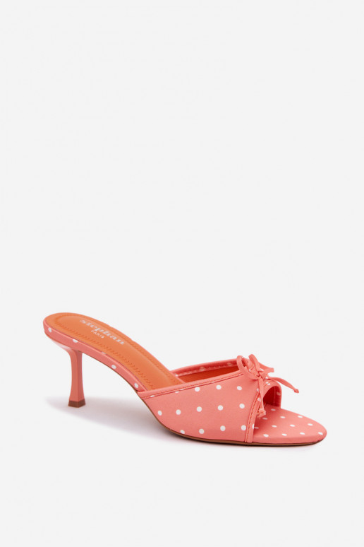 Pantofole da donna con fiocchi e pois su tacco sottile di colore arancione di Shinea