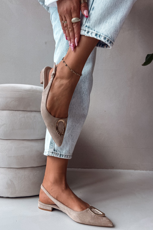 Sandali da donna con tacco largo e ornamenti di colore sabbia di Sparkle