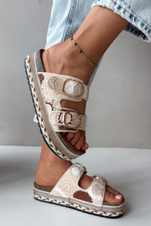 Pantofole all'uncinetto Glimma con piattaforma e fibbie color sabbia