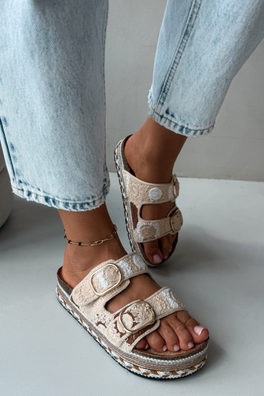 Pantofole all'uncinetto Glimma con piattaforma e fibbie color sabbia
