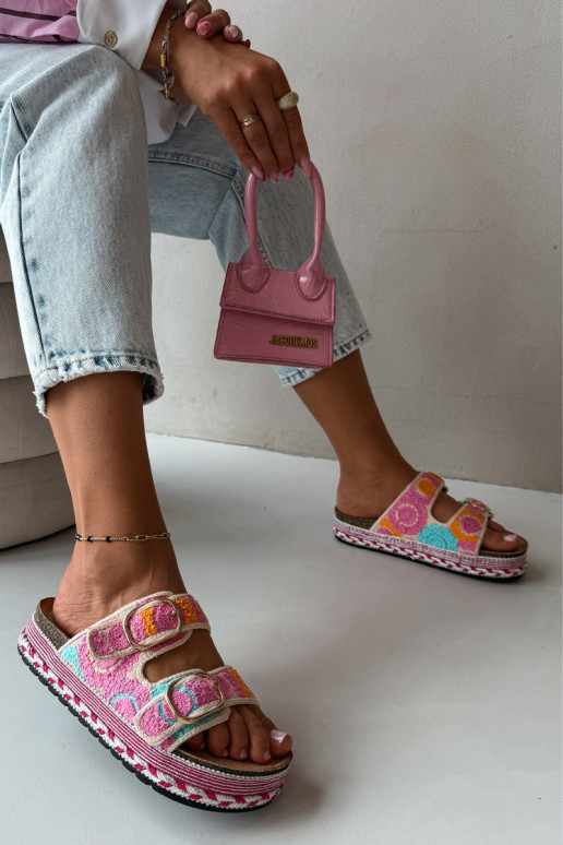 Pantofole all'uncinetto Glimma con piattaforma e fibbie color rosa