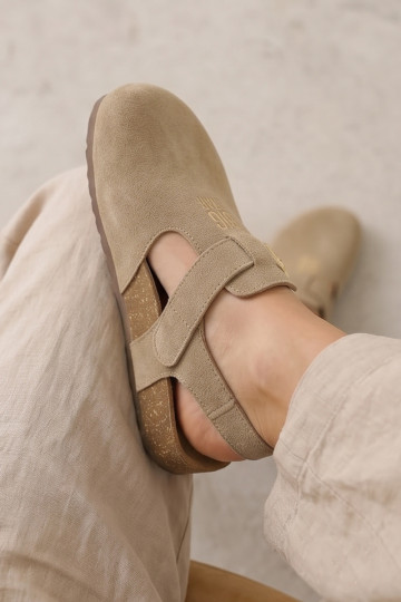 Sandali da donnaAbilitatoturalnego dalla pelle scamosciatau Big Star TT274542 beige 2