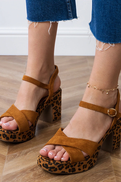 Sandali platform marroni in suede sintetico con tacco a blocco Dures