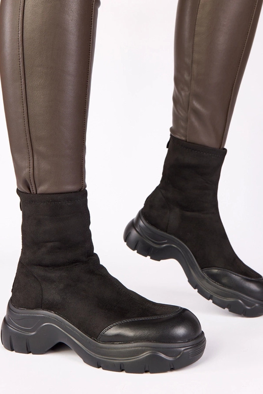 Stivaletti neri in ecopelle scamosciata con suola chunky Alana