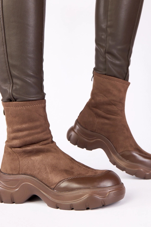 Stivaletti marroni in ecopelle scamosciata con suola chunky Alana