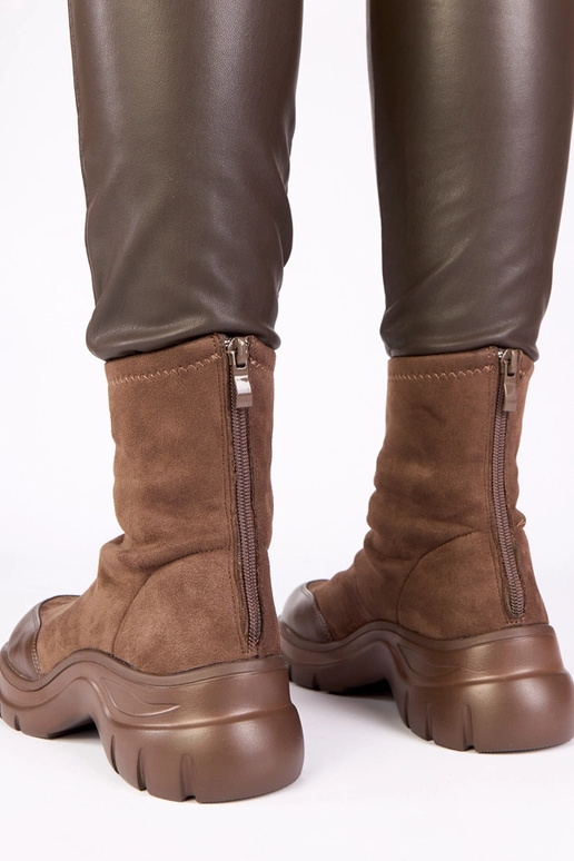 Stivaletti marroni in ecopelle scamosciata con suola chunky Alana