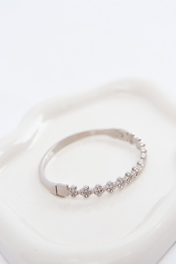 Bracciale argentato da donna con pietre scintillanti