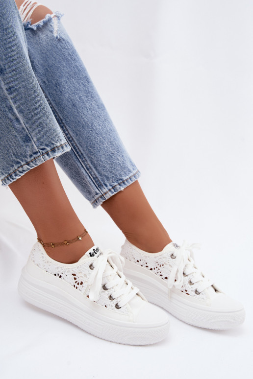 Scarpe bianche casual con piattaforma e elementi intagliati Lee Cooper LCIN-26-44-4485