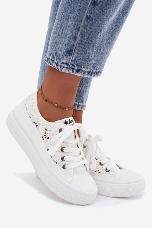 Scarpe bianche casual con piattaforma e elementi intagliati Lee Cooper LCIN-26-44-4485