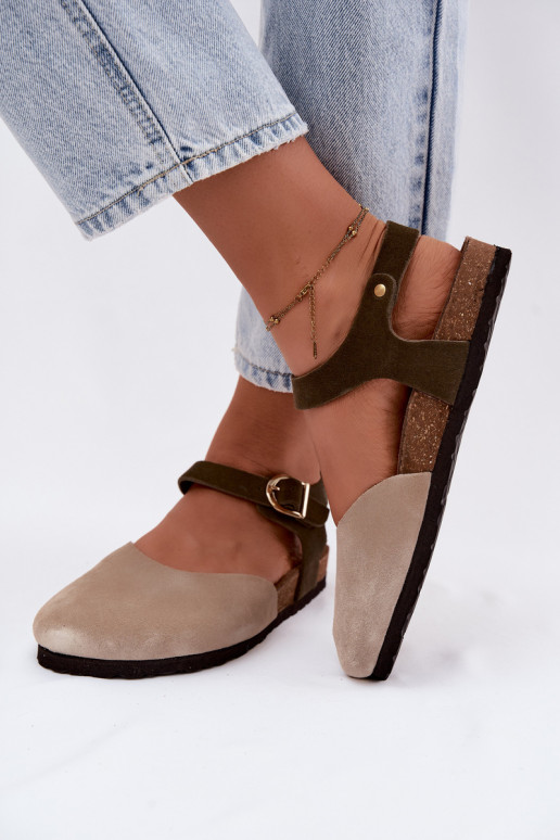 Sandali da donna in suede sintetico con punta chiusa colore sabbia