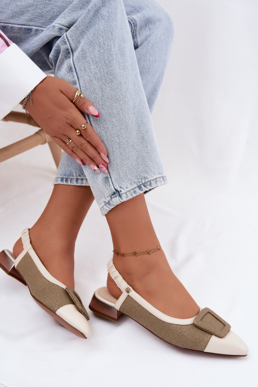 Sandali da donna con fibbie decorative colore sabbia