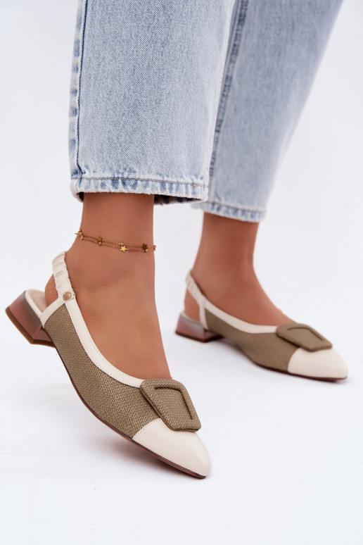 Sandali da donna con fibbie decorative colore sabbia