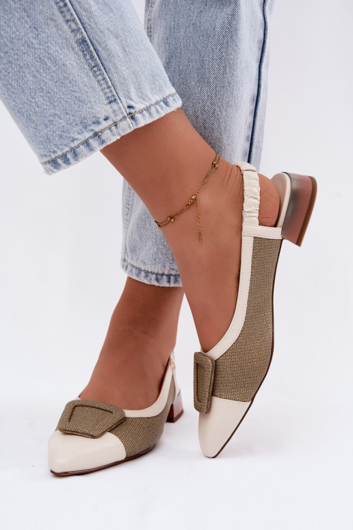 Sandali da donna con fibbie decorative colore sabbia