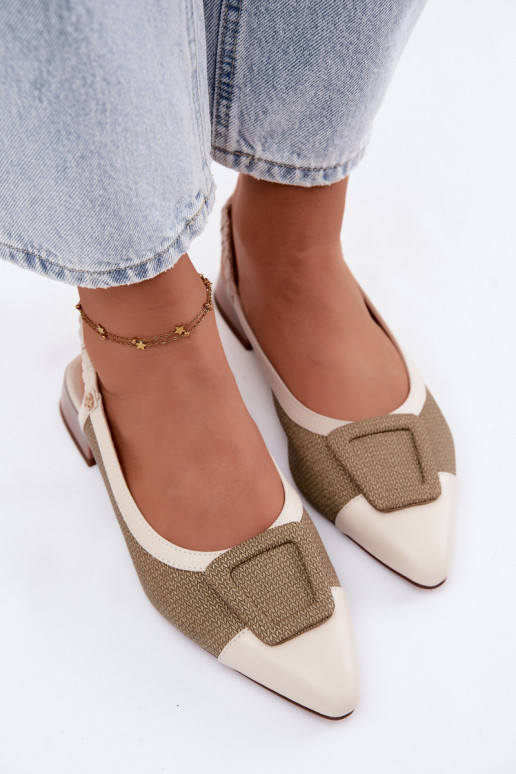 Sandali da donna con fibbie decorative colore sabbia