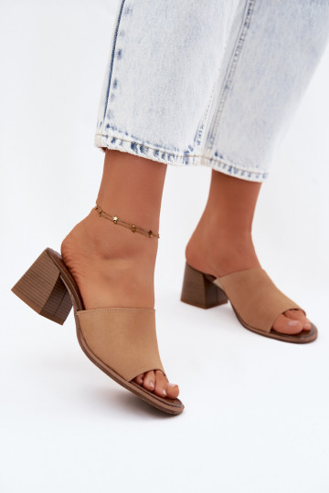 Pantofole con tacco in suede artificiale beige da donna Zazoo 2