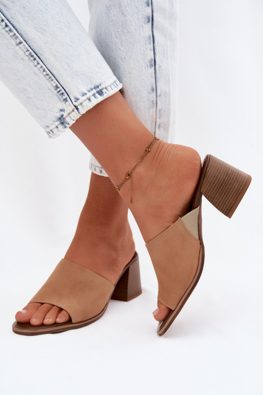 Pantofole con tacco in suede artificiale beige da donna Zazoo