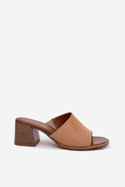 Pantofole con tacco in suede artificiale beige da donna Zazoo