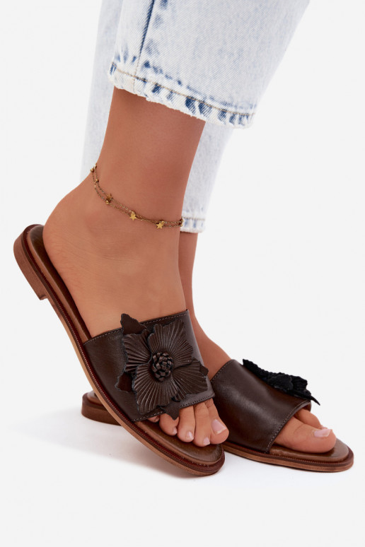 Infradito in pelle per donne con ornamenti Zazoo 40477 color cioccolato