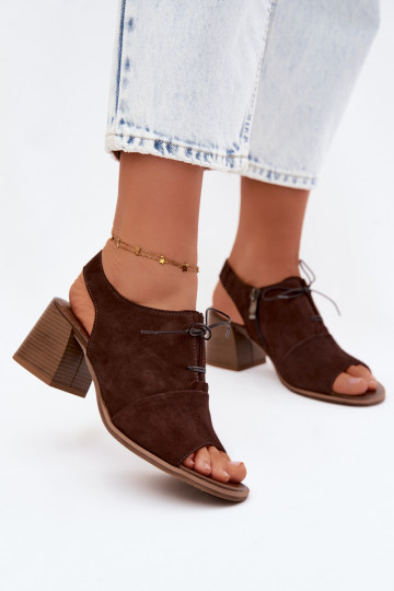 Décolleté in pelle eleganti con dettagli stilosi Zazoo 40523 color cioccolato 2