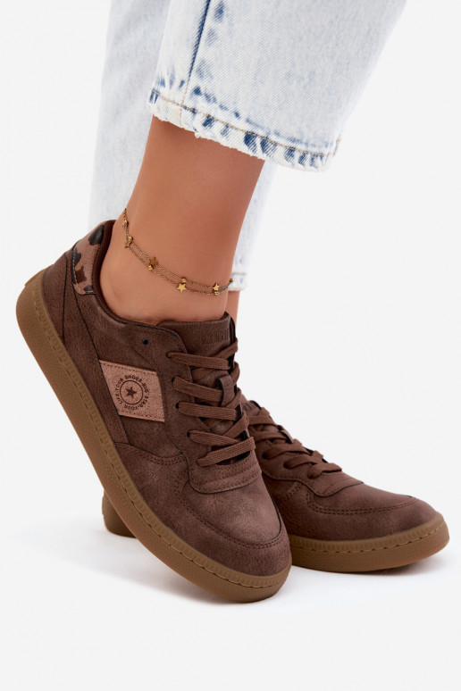 Sneakers lucidi per donne Big Star UU274017 in colore marrone