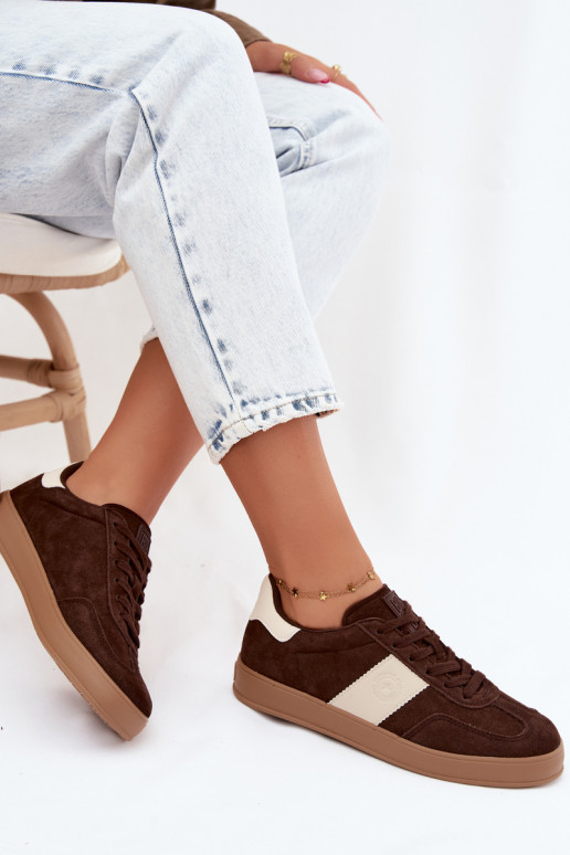 Sneakers per donne in ecopelle scamosciata Big Star UU274008 in colore cioccolato