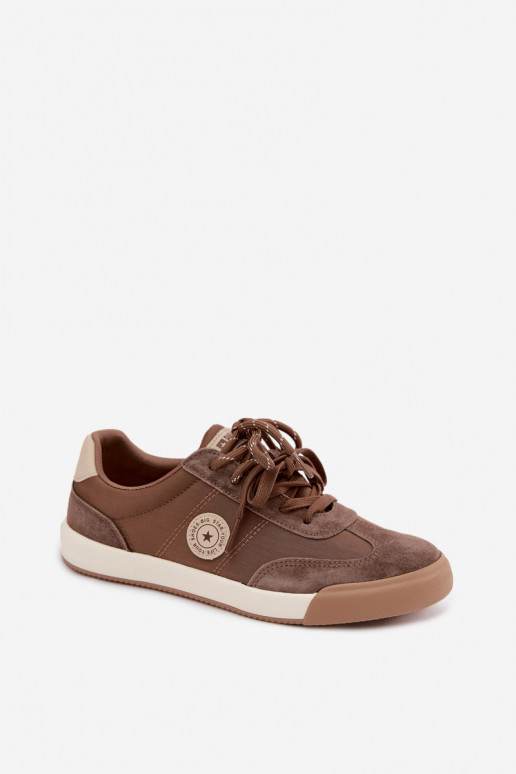 Sneakers in camoscio per donne con lacci doppi Big Star UU274002 in colore marrone