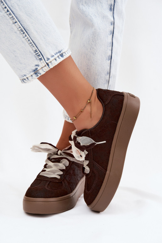 Sneakers da donna con piattaforma e lacci decorativi Big Star UU274004