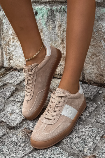 Sneakers per donne in ecopelle scamosciata Big Star UU274009 in colore sabbia