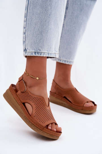 Sandali da donna marroni perforati con piattaforma Tai turiciejka L4494-29