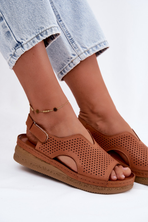 Sandali da donna marroni perforati con piattaforma Tai turiciejka L4494-29