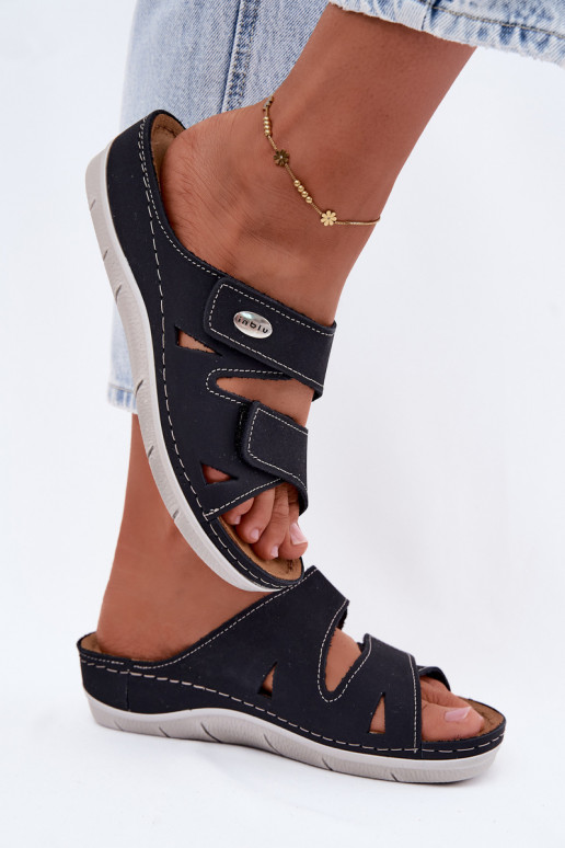 Pantofole in pelle da donna blu scuro con chiusure adesive Inblu OE0001GU