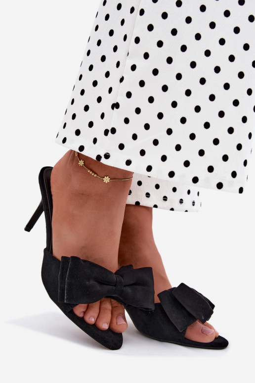 Ciabatte nere da donna con tacco sottile e fiocchi in suede sintetico Tai turignolia