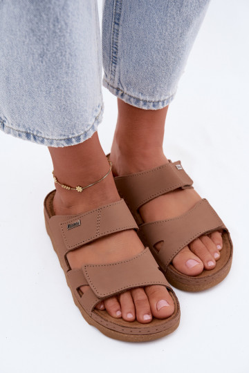 Pantofole in pelle marrone con chiusura adesiva Inblu